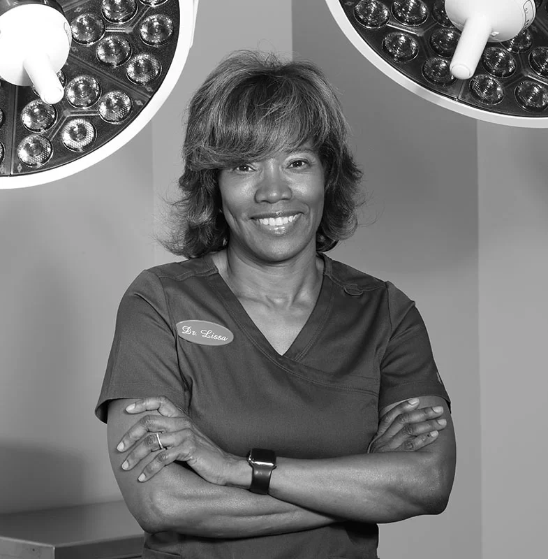 Portrait of Dr. Lissa Bootstaylor inside her surgery room.